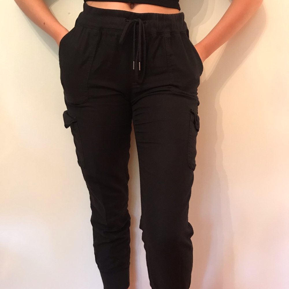 Aritzia black joggers